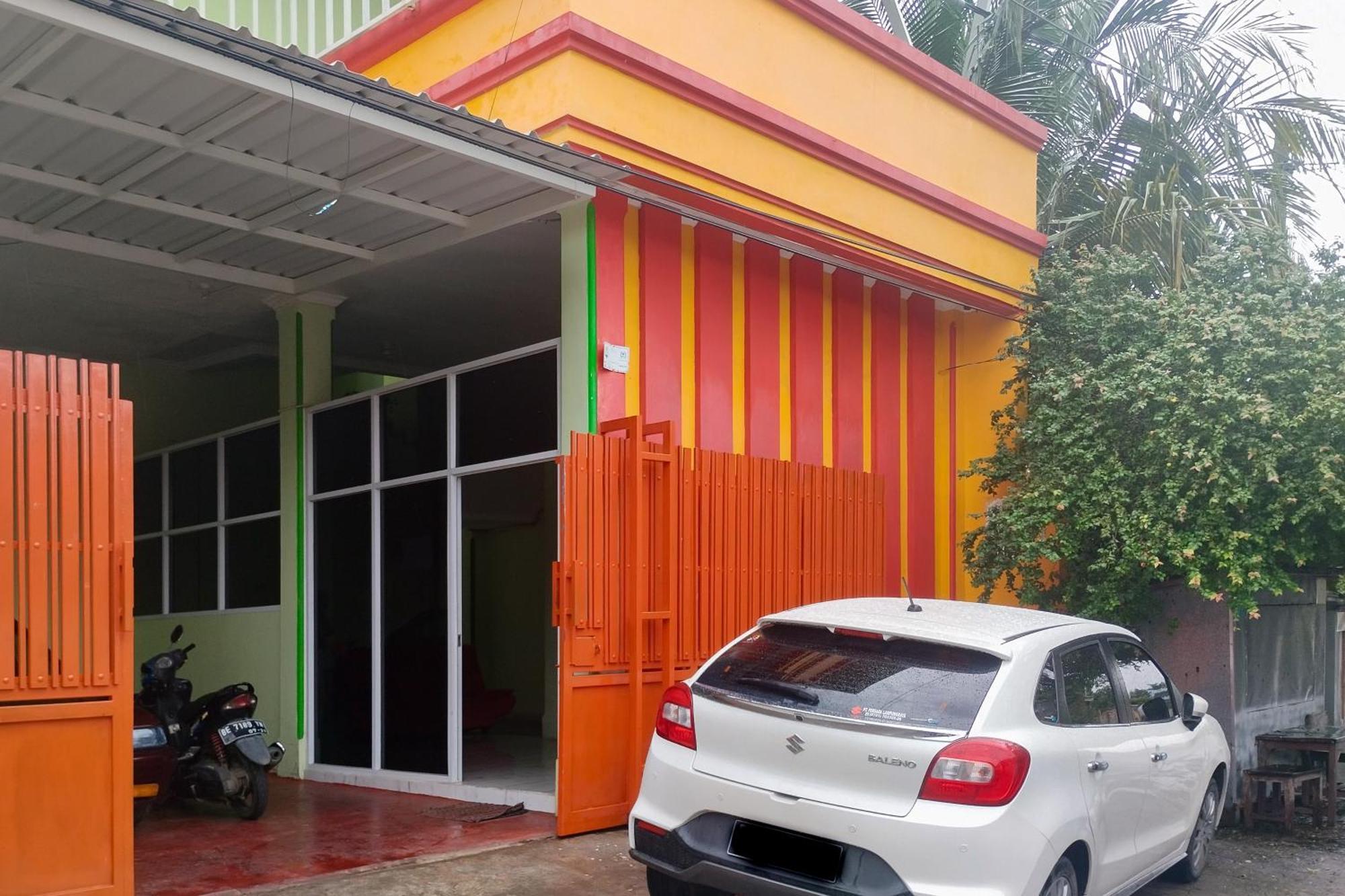 Reddoorz Syariah At Shakira Alesha Enggal Hotel Bandar Lampung Buitenkant foto