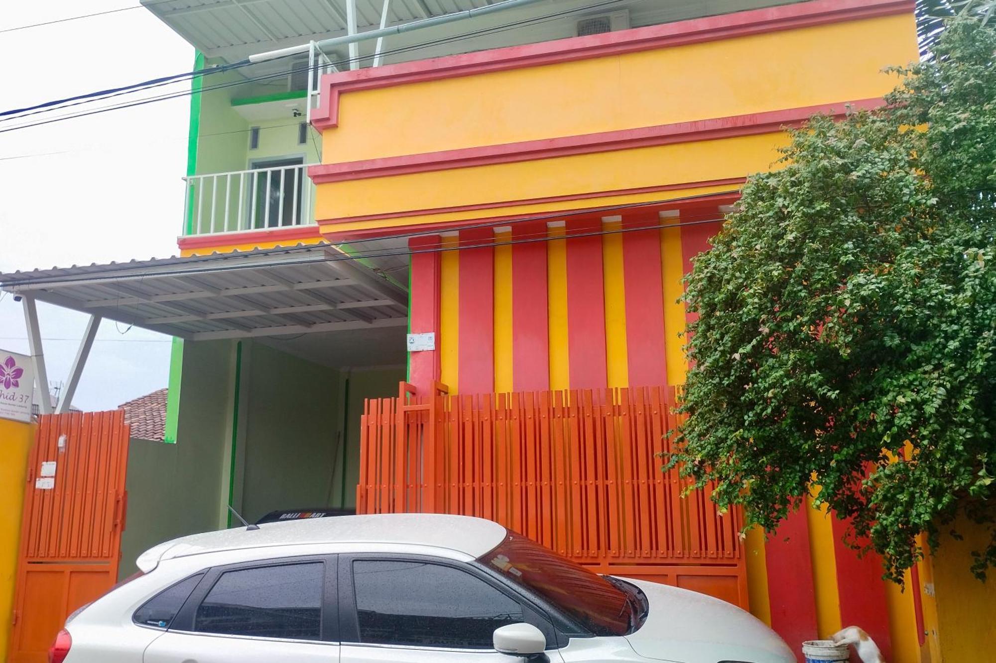 Reddoorz Syariah At Shakira Alesha Enggal Hotel Bandar Lampung Buitenkant foto