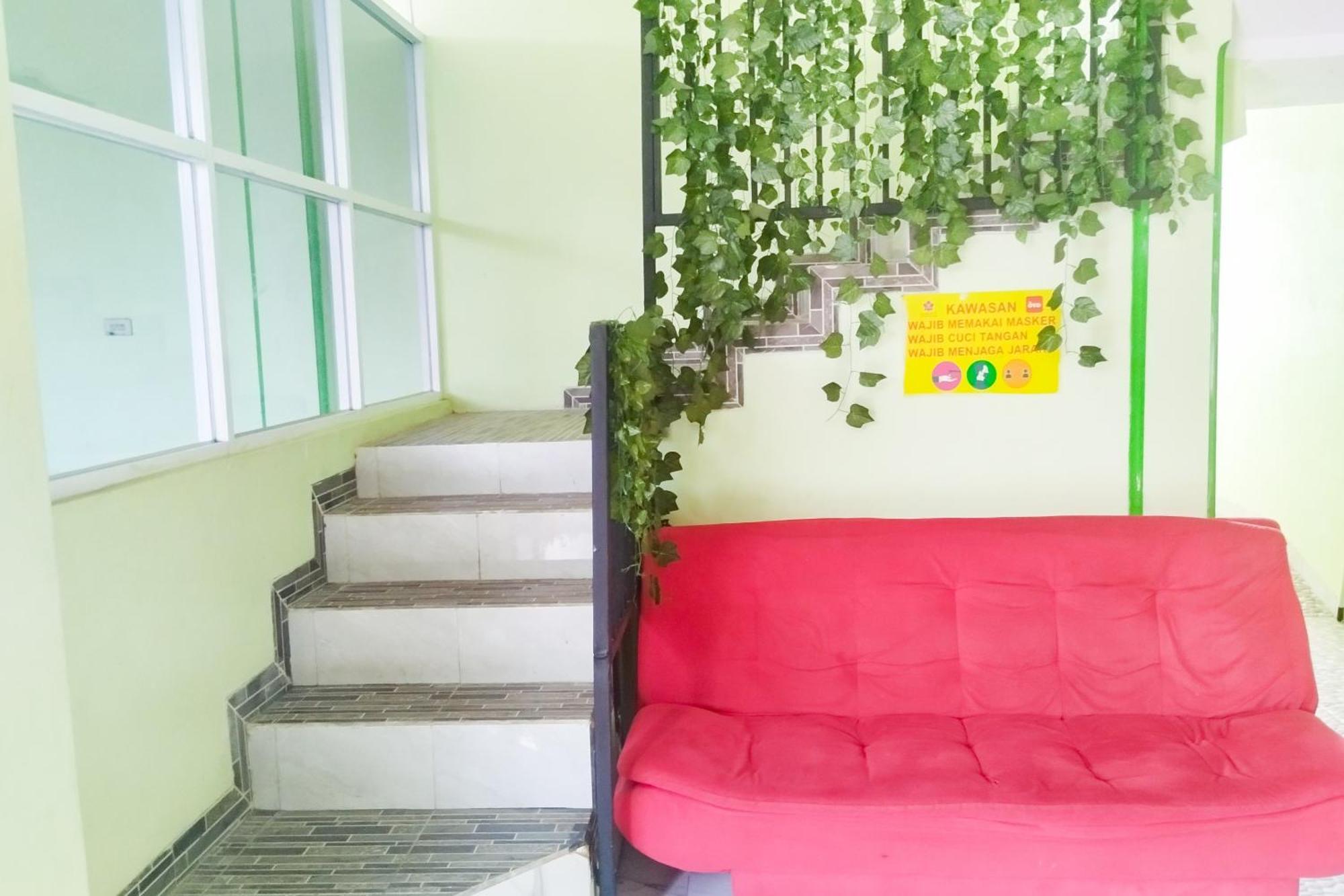 Reddoorz Syariah At Shakira Alesha Enggal Hotel Bandar Lampung Buitenkant foto