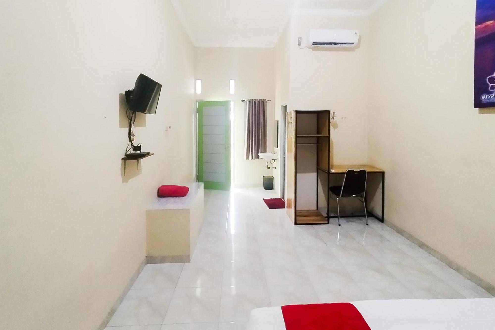 Reddoorz Syariah At Shakira Alesha Enggal Hotel Bandar Lampung Buitenkant foto