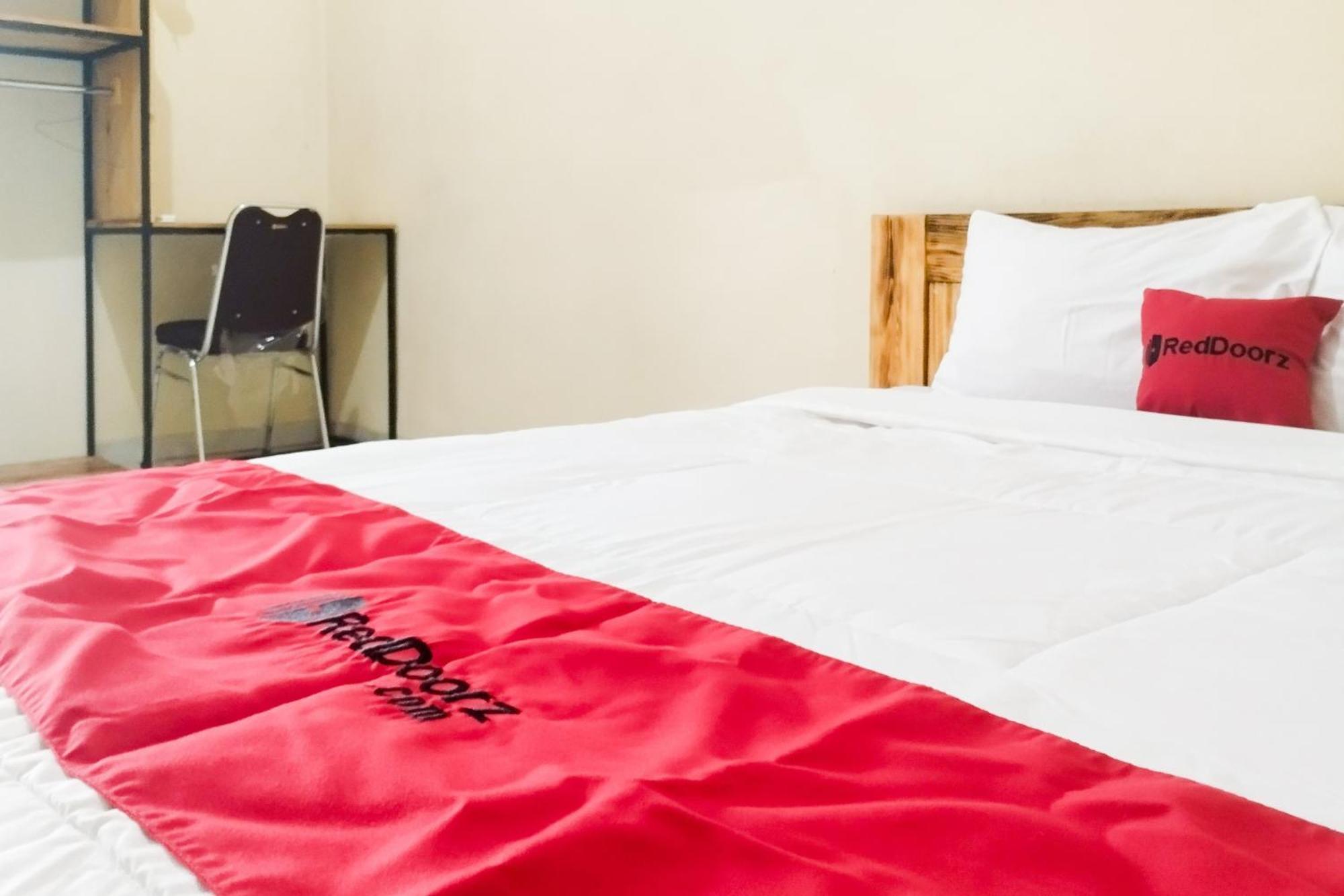 Reddoorz Syariah At Shakira Alesha Enggal Hotel Bandar Lampung Buitenkant foto