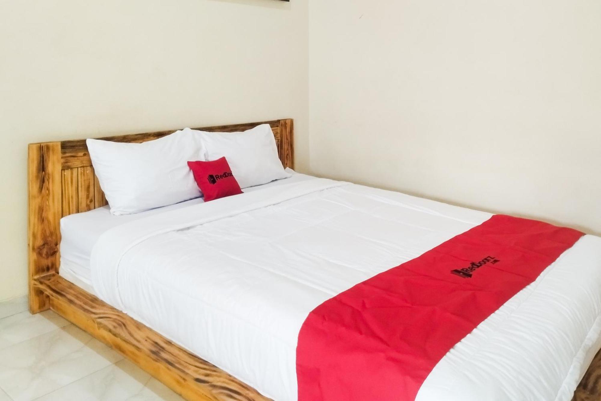Reddoorz Syariah At Shakira Alesha Enggal Hotel Bandar Lampung Buitenkant foto
